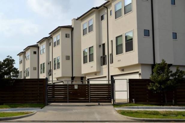 Fenomen ograđenih tipskih naselja